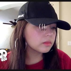 Meet your Posher, Sheila